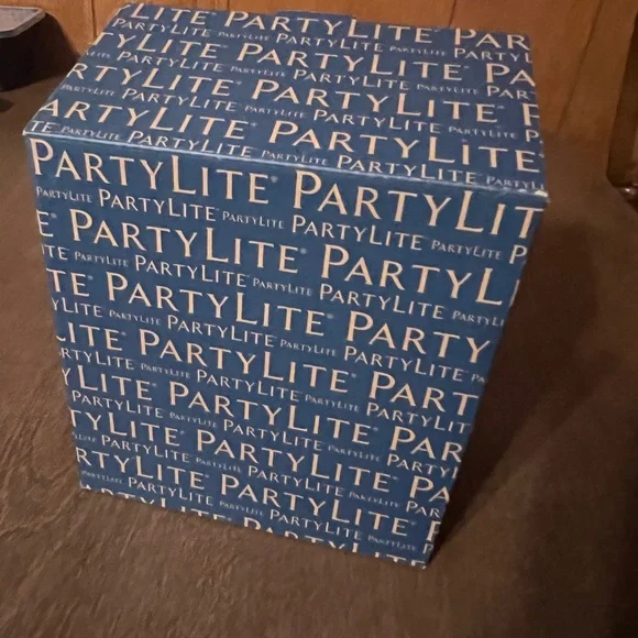 Partylite Verde Parrot Tealight Candle Holder P93014 With Original Box Bird - Picture 10 of 11